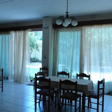 Nestor Otel