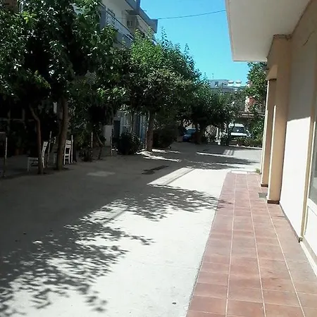 Отель Nestor 2*
